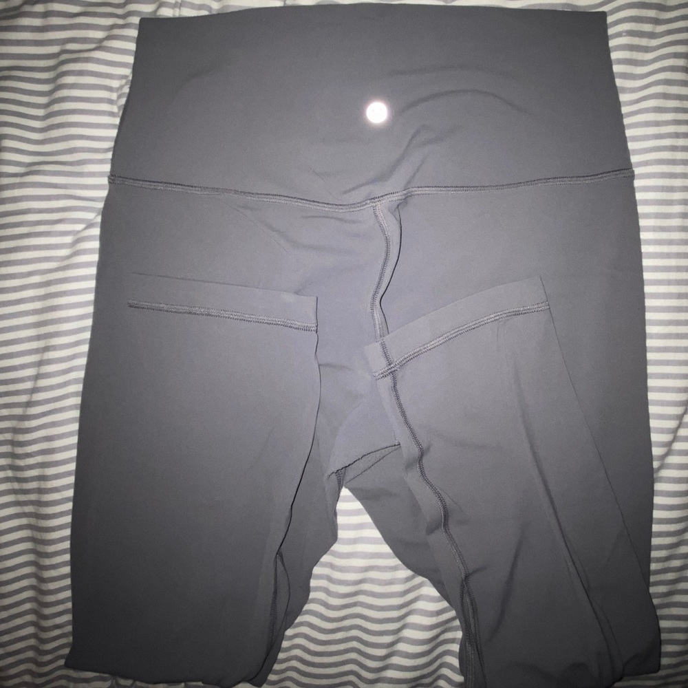 Lululemon 21’ Align legging SIZE 8